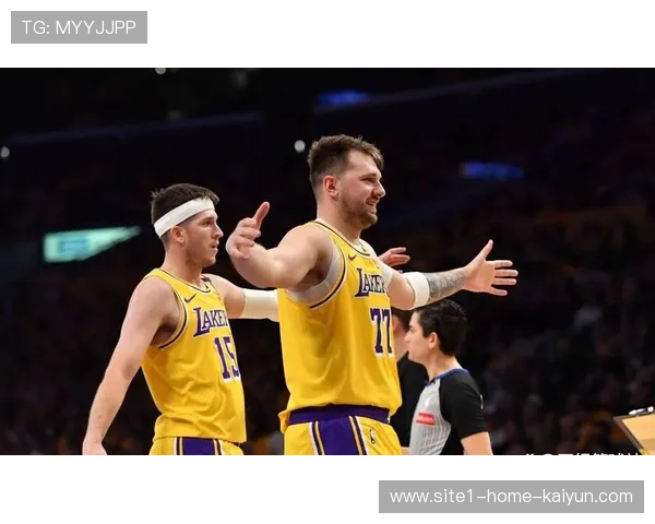 湖人詹姆斯缺阵三连胜 东契奇里夫斯双核展现恐怖火力 湖人詹姆斯缺阵三连胜 东契奇里夫斯双核展现恐怖火力